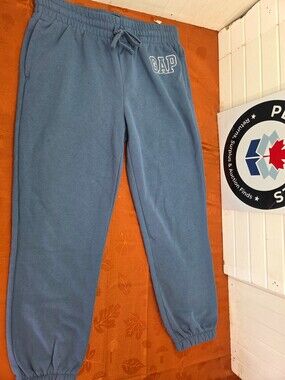 GAP Women's Fleece Logo Jogger Sweatpants, Size S